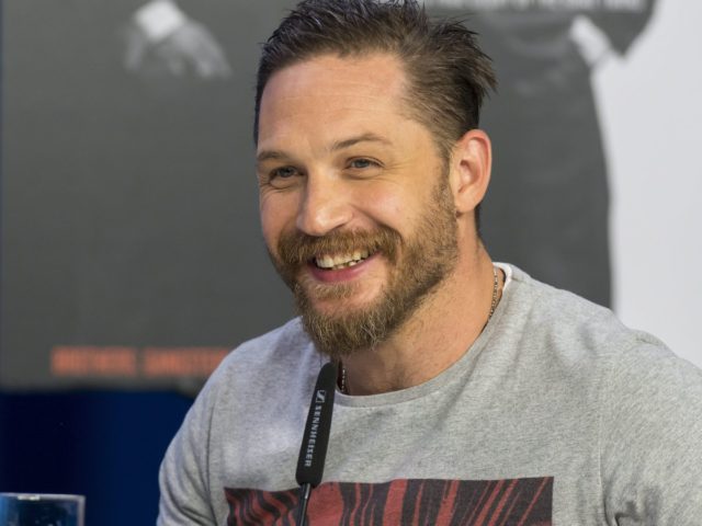 Η πρώτη φωτογραφία του Tom Hardy ως Αλ Καπόνε [ΕΙΚΟΝΕΣ]