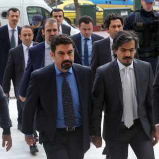 Μέσα στον Μάιο θα αφεθούν ελεύθεροι οι οκτώ Τούρκοι αξιωματικοί