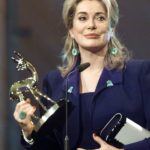 Συνεχίζονται οι αντιδράσεις για το άρθρο γυναικών, με την Κατρίν Ντενέβ να υπερασπίζεται την “ελευθερία” των ανδρών “να ενοχλούν”