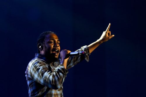 Η εντυπωσιακή εμφάνιση του Kendrick Lamar στην απομονή των βραβείων Grammy