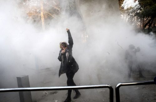 Ιράν: Αφέθηκαν ελεύθεροι 440 συλληφθέντες κατά τις πρόσφατες διαδηλώσεις στην Τεχεράνη
