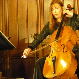 Το ιλιγγιώδες ταξίδι της  Frances – Marie Uitti  μέσα από τις χορδές του τσέλου