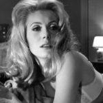 #MeToo: Αρθρογράφος των Financial Times τα βάζει με την Κατρίν Ντενέβ