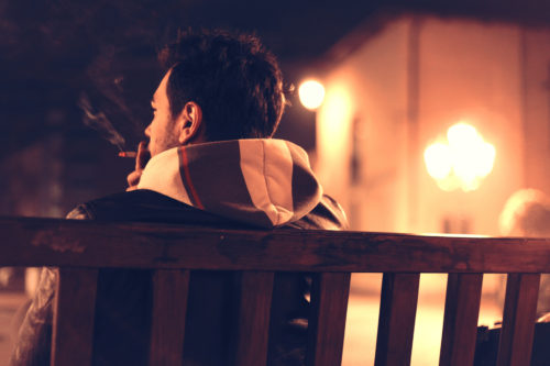 Τουλάχιστον οι τρεις στους πέντε που δοκιμάζουν τσιγάρο, γίνονται καθημερινοί καπνιστές, σύμφωνα με νέα μελέτη