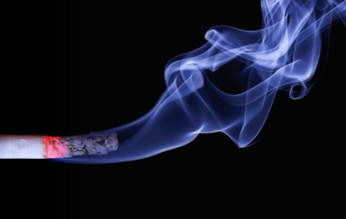 Κάπνισμα: Μείωση ρεκόρ παρουσιάζεται στην Ελλάδα σύμφωνα με πρόσφατη έρευνα