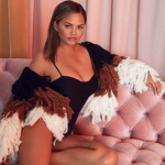 Η Chrissy Teigen είναι η πιο σέξι μαμά του Instagram
