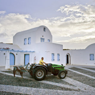 Nomikos Estate: Παραδοσιακά προϊόντα made in Santorini