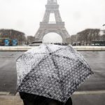 Ο Πύργος του Άιφελ στα λευκά [ΕΙΚΟΝΕΣ]