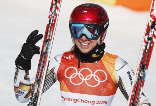 Αυτή η χρυσή Ολυμπιονίκης αρνήθηκε να βγάλει τα γυαλιά του σκι στην συνέντευξη τύπου για τον πιο ωραίο λόγο