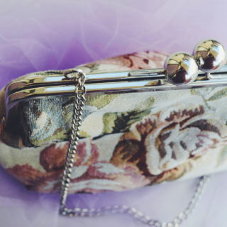 Αν αγαπάτε το floral, τότε πρέπει να γνωρίσετε τις Infanta Bags