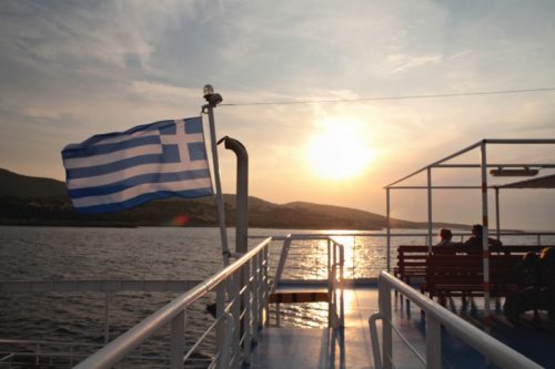 Απίστευτο: Η Guardian σας προσκαλεί να κάνετε διακοπές στην Ελλάδα της κρίσης
