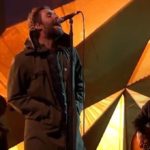 Ο Liam Gallagher αποτίει φόρο τιμής στα θύματα του Μάντσεστερ με μία συγκλονιστική ερμηνεία [BINTEO]