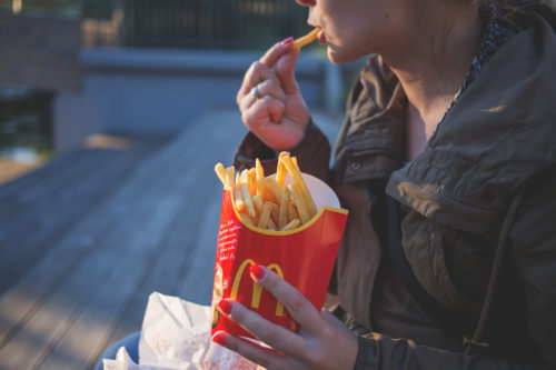 Είναι οι τηγανητές πατάτες των McDonalds η λύση στην φαλάκρα; [ΒΙΝΤΕΟ]
