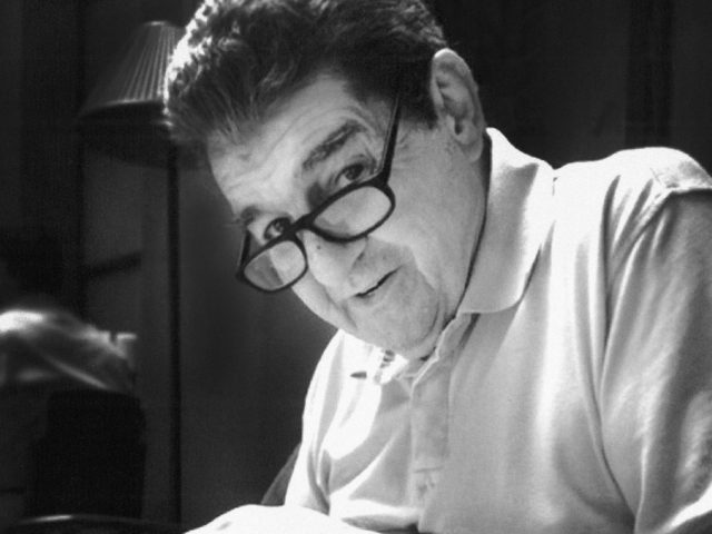 Ο Μίμης Κωστόπουλος δεν κυκλοφορεί εδώ κι ένα χρόνο στις οδούς Βασιλικής, Λίμπονα και Κολοκοτρώνη.