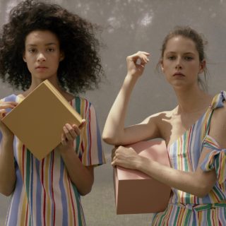 Τα Pepe Jeans London έφεραν την άνοιξη και το καλοκαίρι με τη νέα τους συλλογή