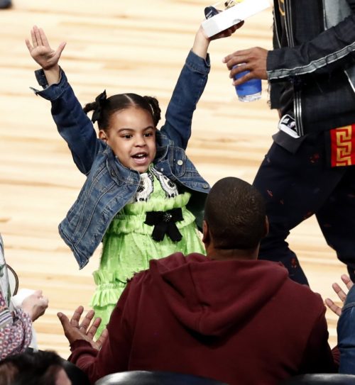 Η 6χρονη κόρη της Beyoncé πήρε μέρος σε δημοπρασία και «χτύπησε» έναν πίνακα για 19.000 δολάρια