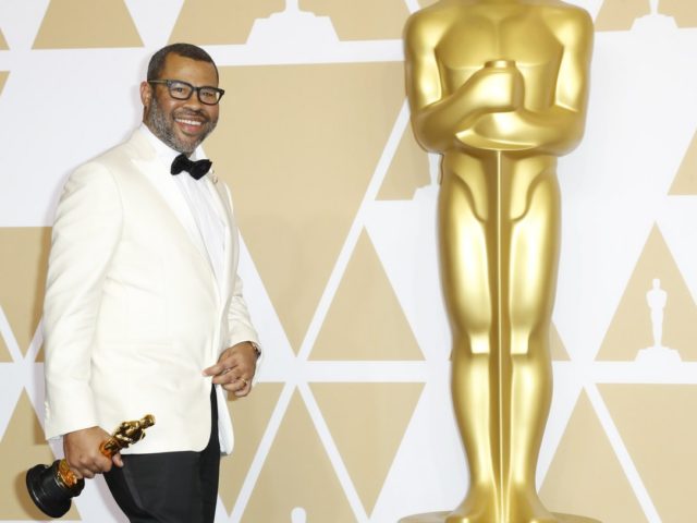 Ο Jordan Peele γράφει ιστορία ως ο πρώτος Αφρο-Αμερικανός που κέρδισε το Όσκαρ Καλύτερου Πρωτότυπου Σεναρίου [ΒΙΝΤΕΟ]