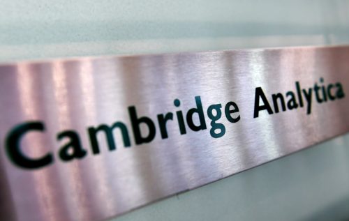 Η Cambridge Analytica καταθέτει αίτηση πτώχευσης στις ΗΠΑ
