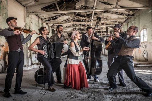 Η Barcelona Gypsy Balkan Orchestra στην Αθήνα για μια μοναδική συναυλία