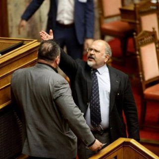 Δείτε το βίντεο του διαπληκτισμού ανάμεσα στον Νίκο Ξυδάκη και τον Γιάννη Λαγό [ΒΙΝΤΕΟ]