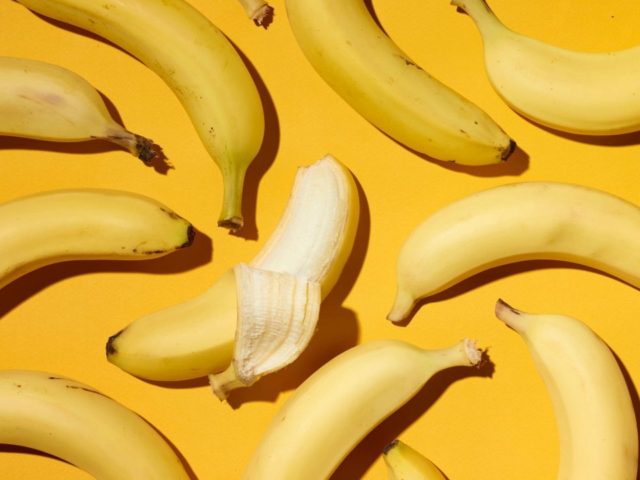 Βράσε μία μπανάνα, πιες το νερό και δες τι θα συμβεί με τον ύπνο σου