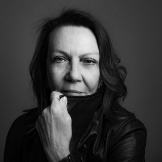 Να σηκώσει το χέρι όποιος έχει αγωνία για το sequel του «Λόγω Τιμής» που γράφει η Μιρέλλα Παπαοικονόμου