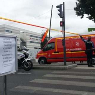 Πυροβολισμοί στη Γαλλία: Τραυματίστηκε δημοσιογράφος, νεκρή η γυναίκα του