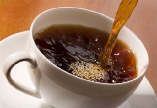 Δείτε γιατί η προσθήκη κρύου γάλατος μπορεί κρατήσει τον καφέ σας ζεστό για παραπάνω ώρα