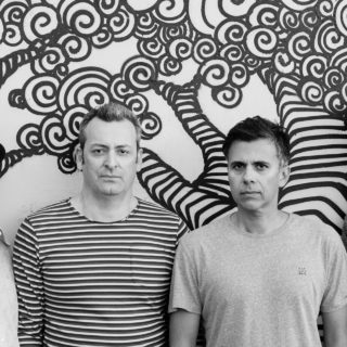 Στο νέο τους άλμπουμ, οι Menta δηλώνουν ότι «τα synths είναι οι νέες κιθάρες». Μέχρι να ξαναγυρίσει ο τροχός…