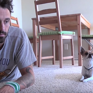 Δείτε τι συνέβη όταν ένας άντρας αποφάσισε να κάνει γιόγκα [ΒΙΝΤΕΟ]