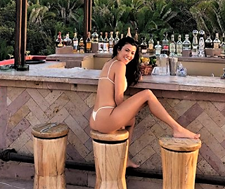 Η Kourtney Kardashian έχει το πιο σέξι Instagram απ’ όλες τις αδελφές της