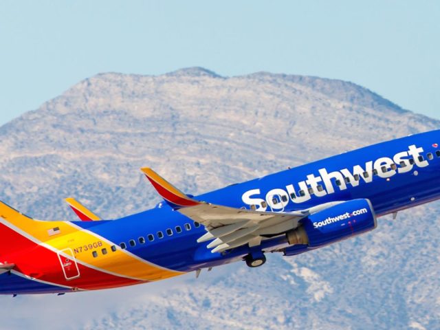 Τραγικό θάνατο βρήκε μία επιβάτης όταν εξερράγη ο κινητήρας αεροσκάφους της Southwest Airlines [BINTEO]