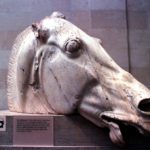 Financial Times: Ο Λόρδος Μπάιρον είχε δίκιο. Τα γλυπτά του Παρθενώνα ανήκουν στην Αθήνα