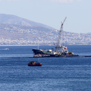 «Καθαρός πλέον ο Σαρωνικός» διαβεβαιώνουν κυβέρνηση και ΕΛΚΕΘΕ