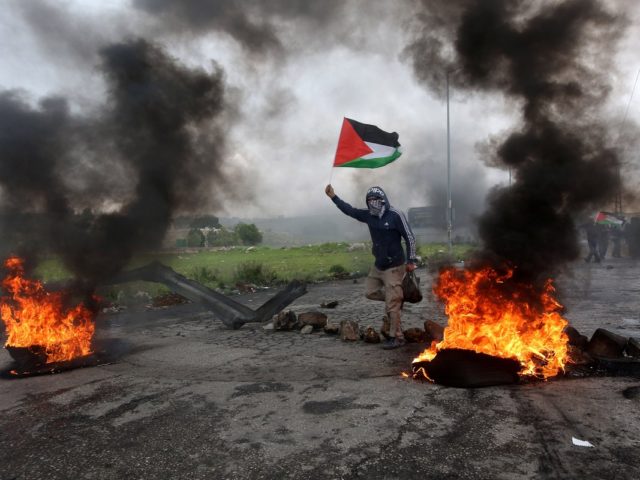 Τέσσερις Παλαιστίνιοι νεκροί από έκρηξη στην Γάζα
