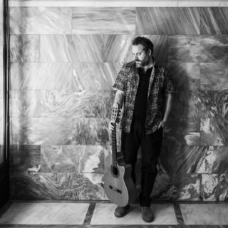 Ο Θέμος Σκανδάμης παίζει γουότερ τάβλι και υποβρύχιο σκάκι