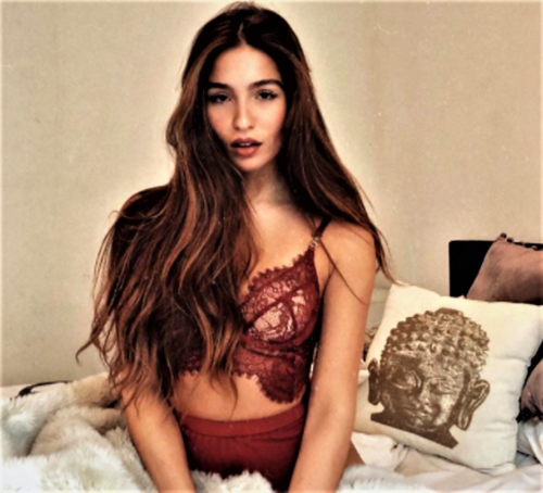 Η Ela Isaya είναι το υπέροχο θηλυκό που αξίζει να επισκεφτείς σήμερα στο Instagram