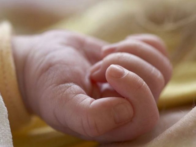 Γιατρός αφαίρεσε τα γεννητικά όργανα νεογέννητου αγοριού επειδή είχε προβλέψει ότι θα είναι κορίτσι