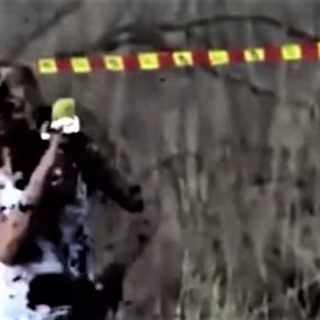 Οδηγός Motocross «λούζει» ρεπόρτερ με… λάσπη [ΒΙΝΤΕΟ]