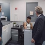 Επικό διαφημιστικό σποτ με πρωταγωνιστή τον Αντετοκούνμπο, μερικά σπασμένα πιάτα και πολλά «ώπα» [ΒΙΝΤΕΟ]