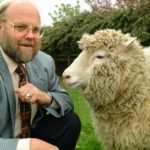 Παγκόσμια Ημέρα Πάρκινσον: Ο «πατέρας» της Ντόλι αποφασίζει να γίνει πειραματόζωο για χάρη της επιστήμης