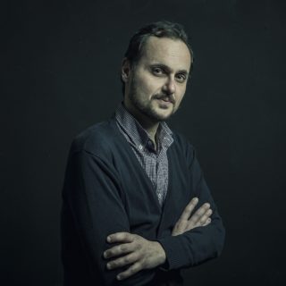 Ο Γιάννης Γορανίτης είναι ο συγγραφέας που σας κρυφακούει στο τρένο