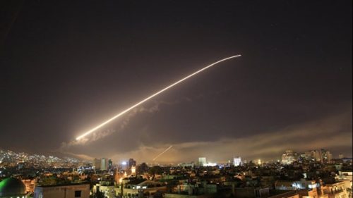 Επίθεση στη Συρία: Στρατιωτικά πλήγματα ΗΠΑ, Γαλλίας και Βρετανίας σε όλη τη χώρα