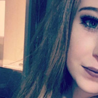 19χρονη ντύθηκε κλόουν και μαχαίρωσε επανειλημμένως τον σύντροφό της