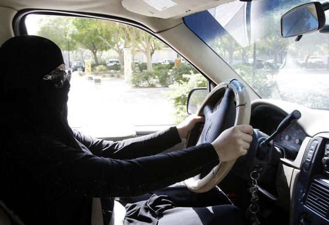 Ήρθε η ώρα για τις γυναίκες της Σαουδικής Αραβίας να πιάσουν το τιμόνι