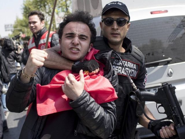 Κωνσταντινούπολη: δεκάδες συλλήψεις στη συγκέντρωση για την Πρωτομαγιά