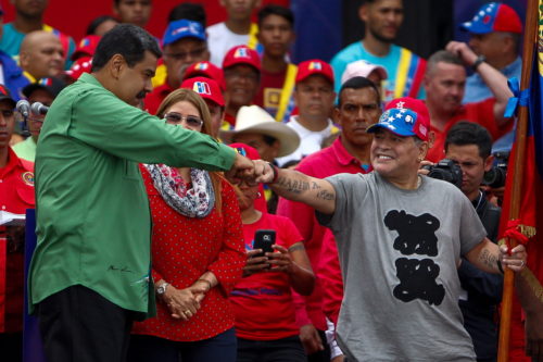«Στρατιώτης» του Μαδούρο δηλώνει ο Μαραντόνα σε προεκλογική εκστρατεία του Προέδρου της Βενεζουέλας [ΦΩΤΟΣ & ΒΙΝΤΕΟ]