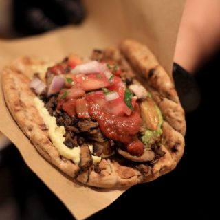 Cookoomela Grill: Ναι, είναι σουβλάκι με γύρο μανιταριών και, ναι, είναι φανταστικό!