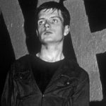 Στις 18 Μαϊου του 1980 αυτοκτονεί ο Ίαν Κέρτις, ο τραγουδιστής των Joy Division