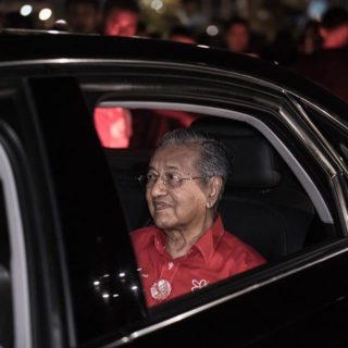 Στα 92 του θα ξαναγίνει Πρωθυπουργός της Μαλαισίας ο Μαχαθίρ Μοχάμεντ